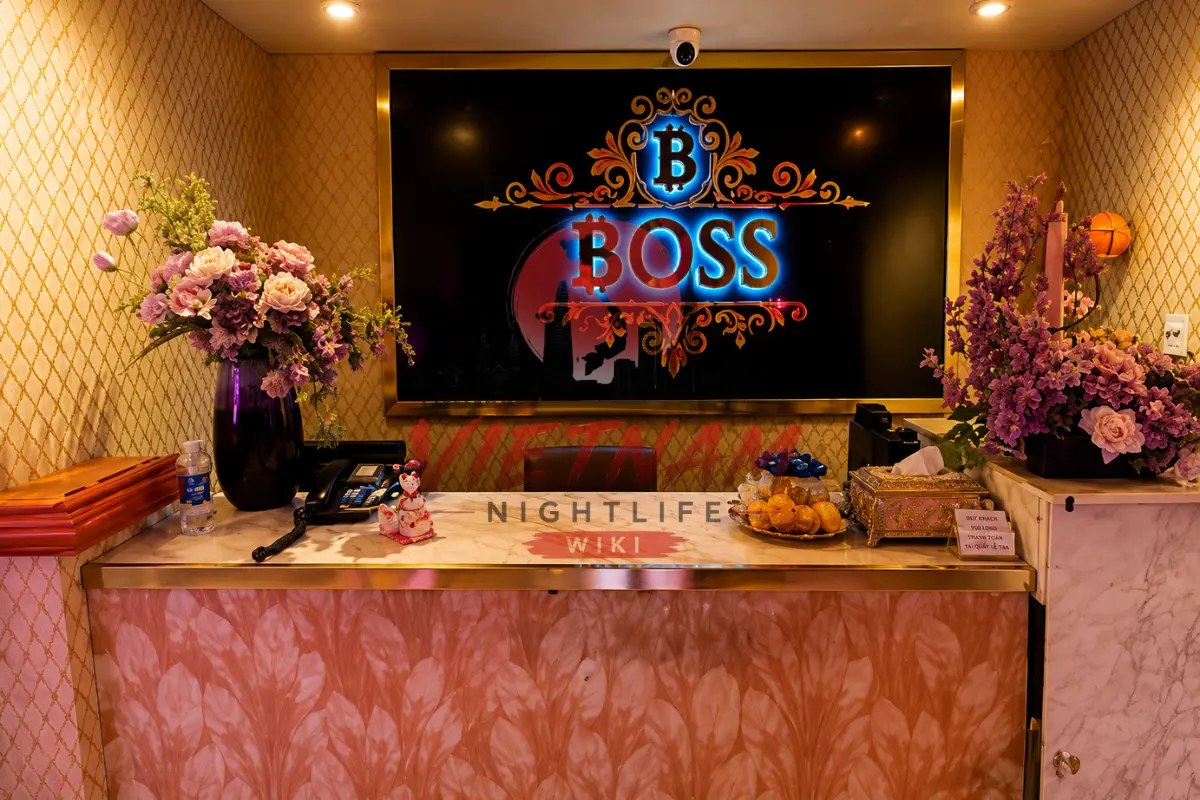 호치민 보스 가라오케 B BOSS 로비 메인 카운터 및 인포메이션 데스크
