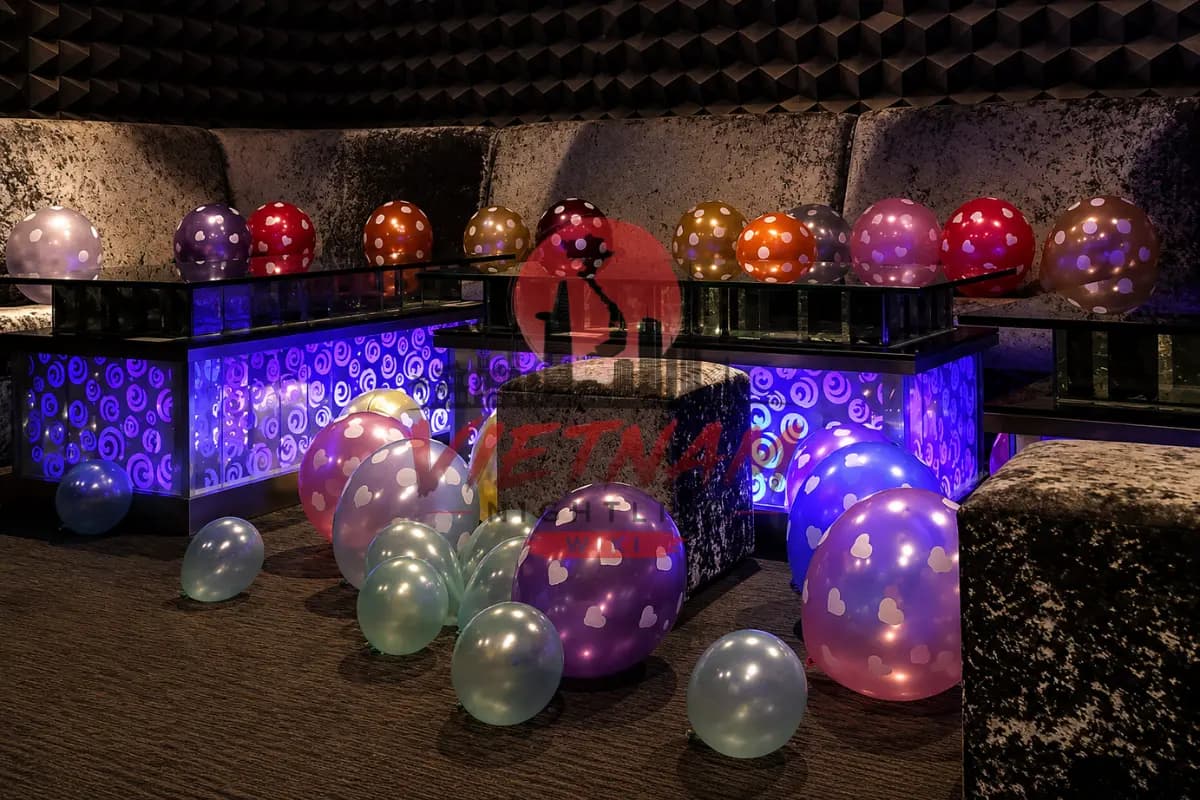 호치민 보스 가라오케 파티 이벤트 세팅 LED 테이블 및 VIP 룸 파티 공간